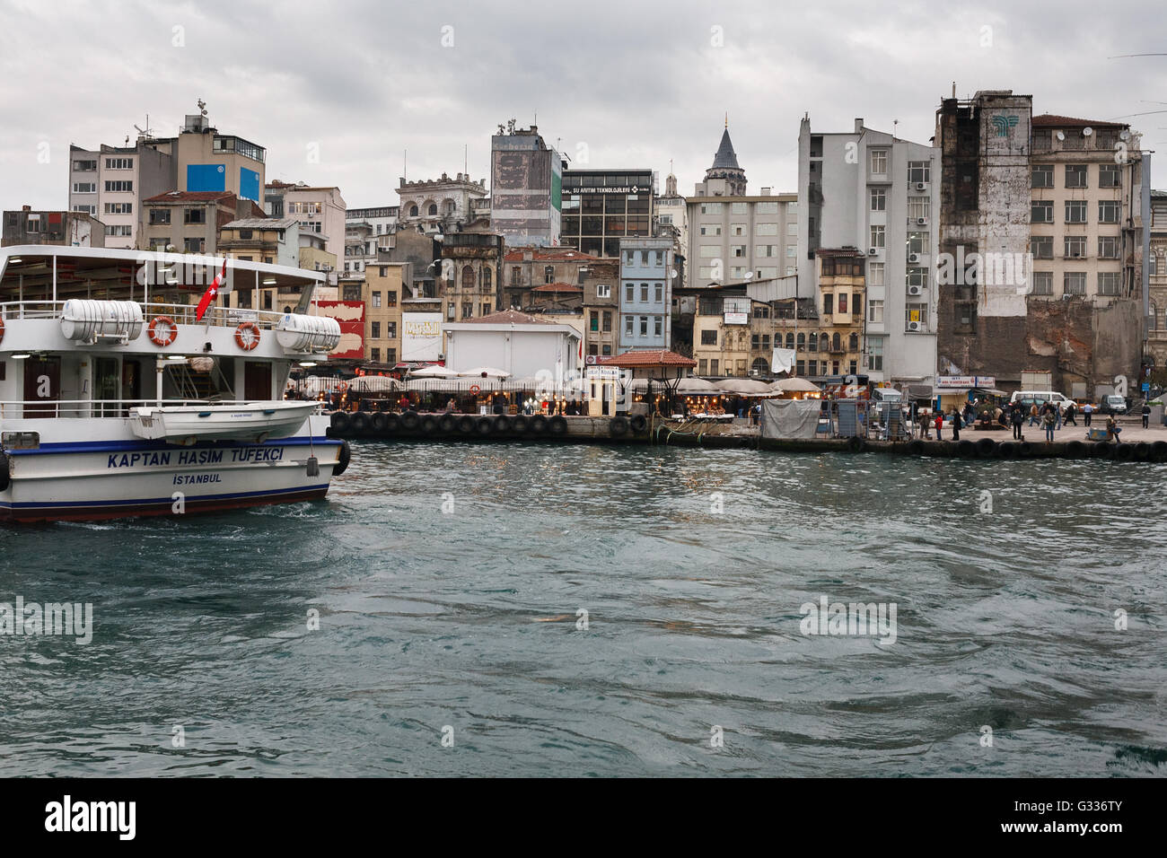 Passenger boat ferry across the Bosphorus in Istanbul Stock Photo - Alamy