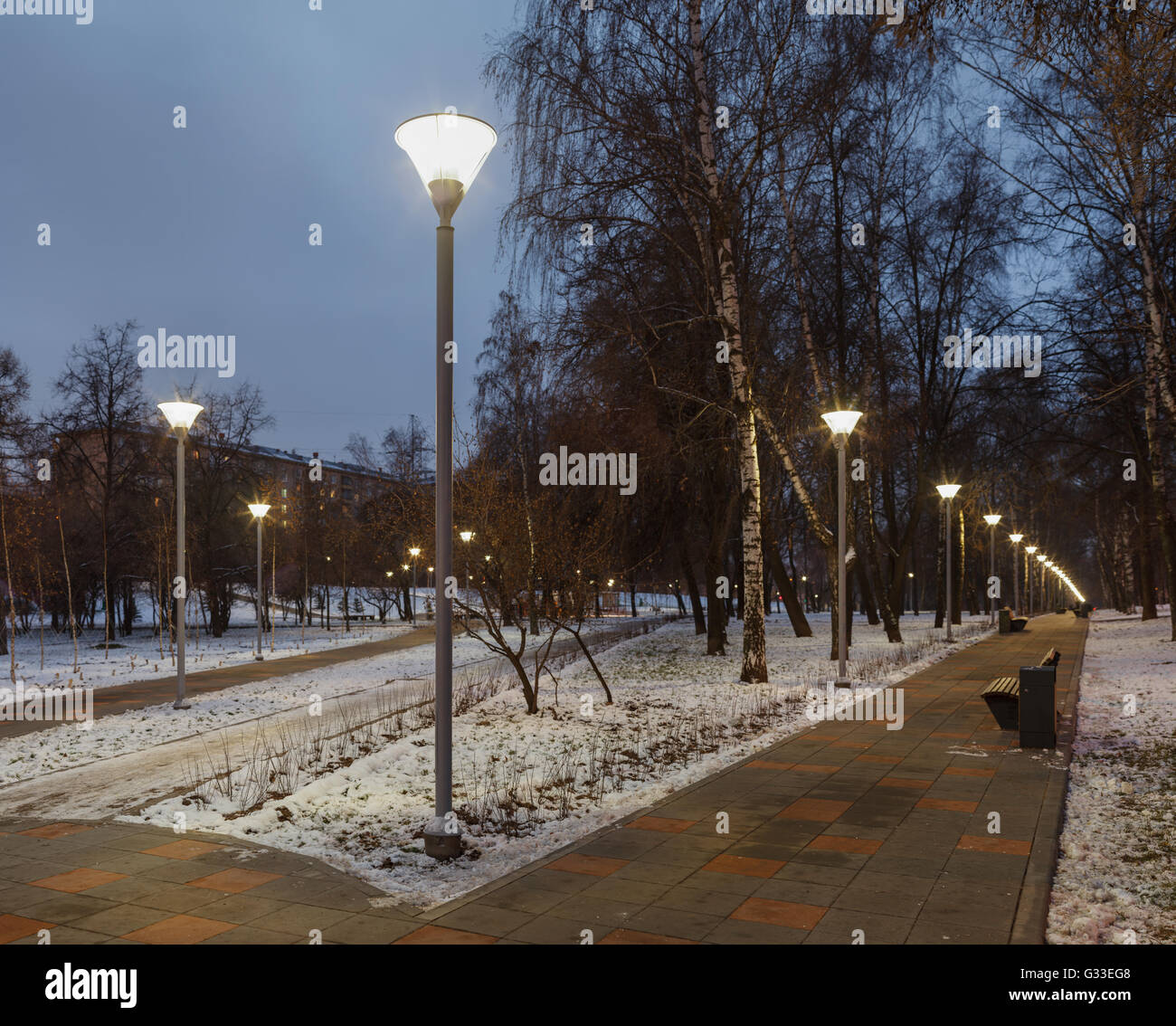 Park lamps hi-res stock photography and images - Alamy