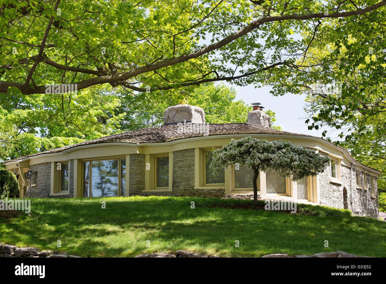 A mushroom house in Charlevoix, Michigan, USA, designed and built by