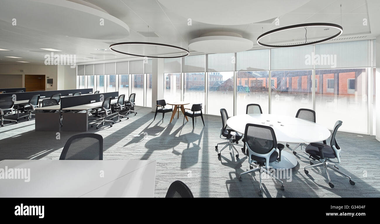 Empty open plan office interior. KPMG Offices, Leeds, Leeds, United Kingdom. Architect: Sheppard Robson, 2015. Stock Photo