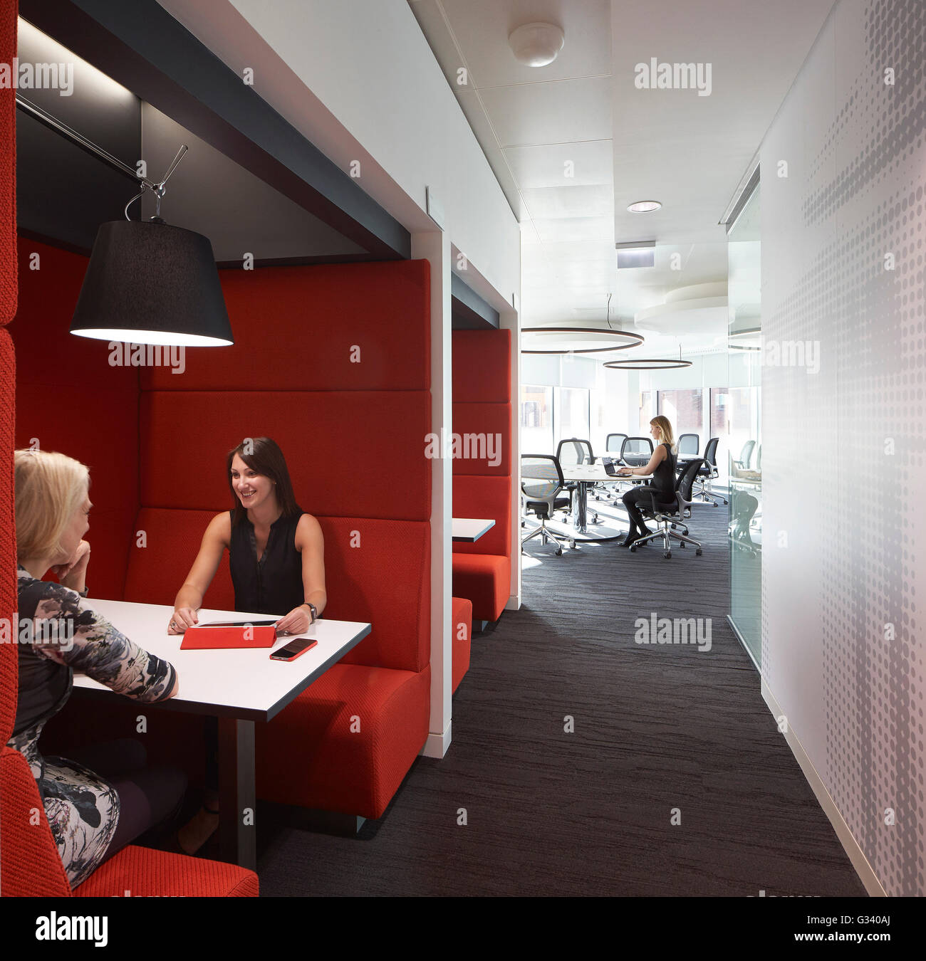 Upholstered meeting booth. KPMG Offices, Leeds, Leeds, United Kingdom. Architect: Sheppard Robson, 2015. Stock Photo
