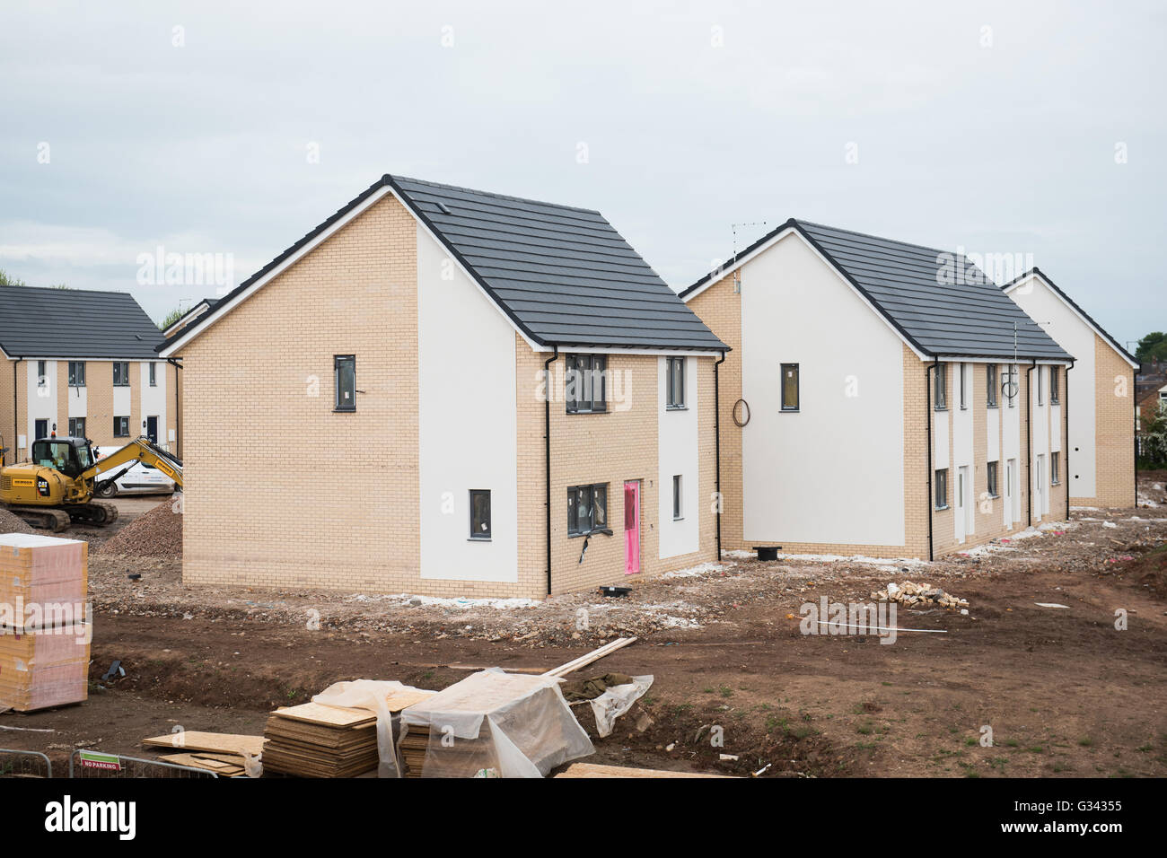 Pictures of construction of environmentally friendly, highly insulated new build homes where fuel bills are drastically reduced Stock Photo