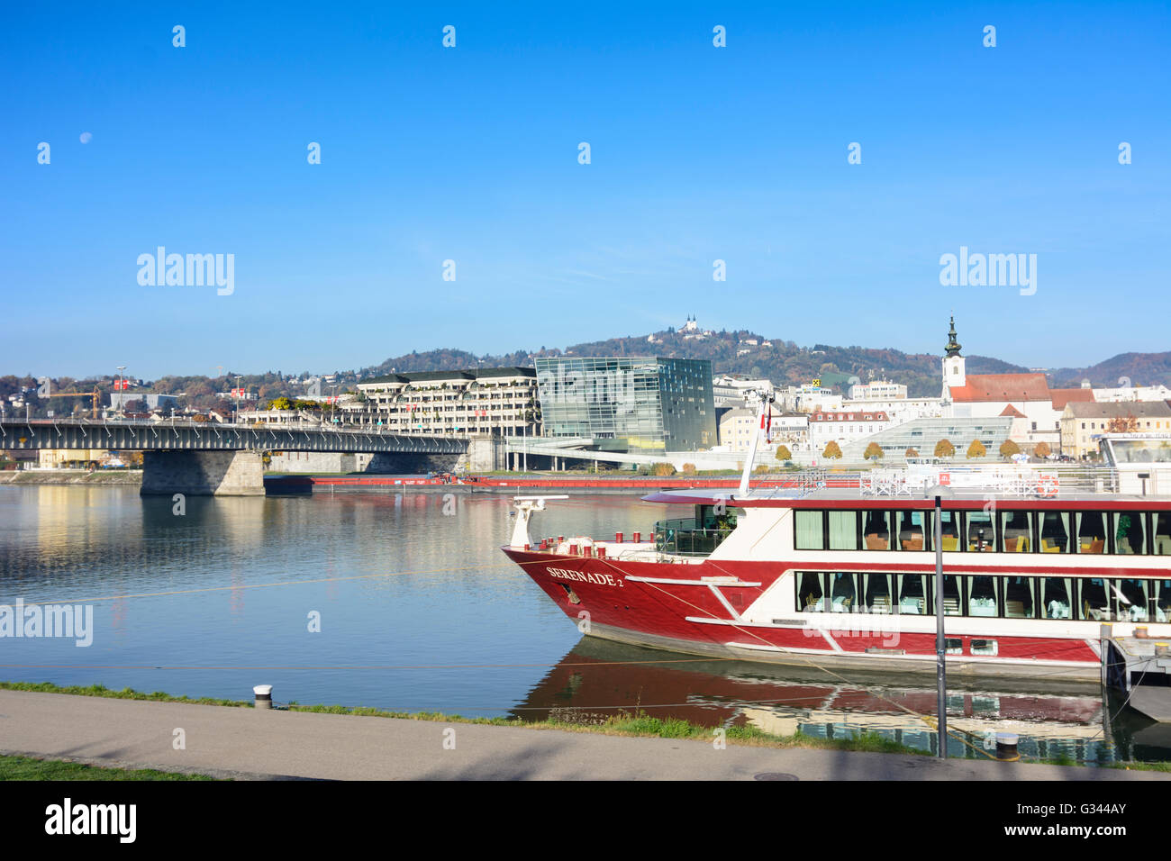 Danube, cruise ship , Nibelungenbrücke , Urfahr and Pöstlingberg, Austria, Oberösterreich, Upper Austria, Zentralraum, Linz Stock Photo