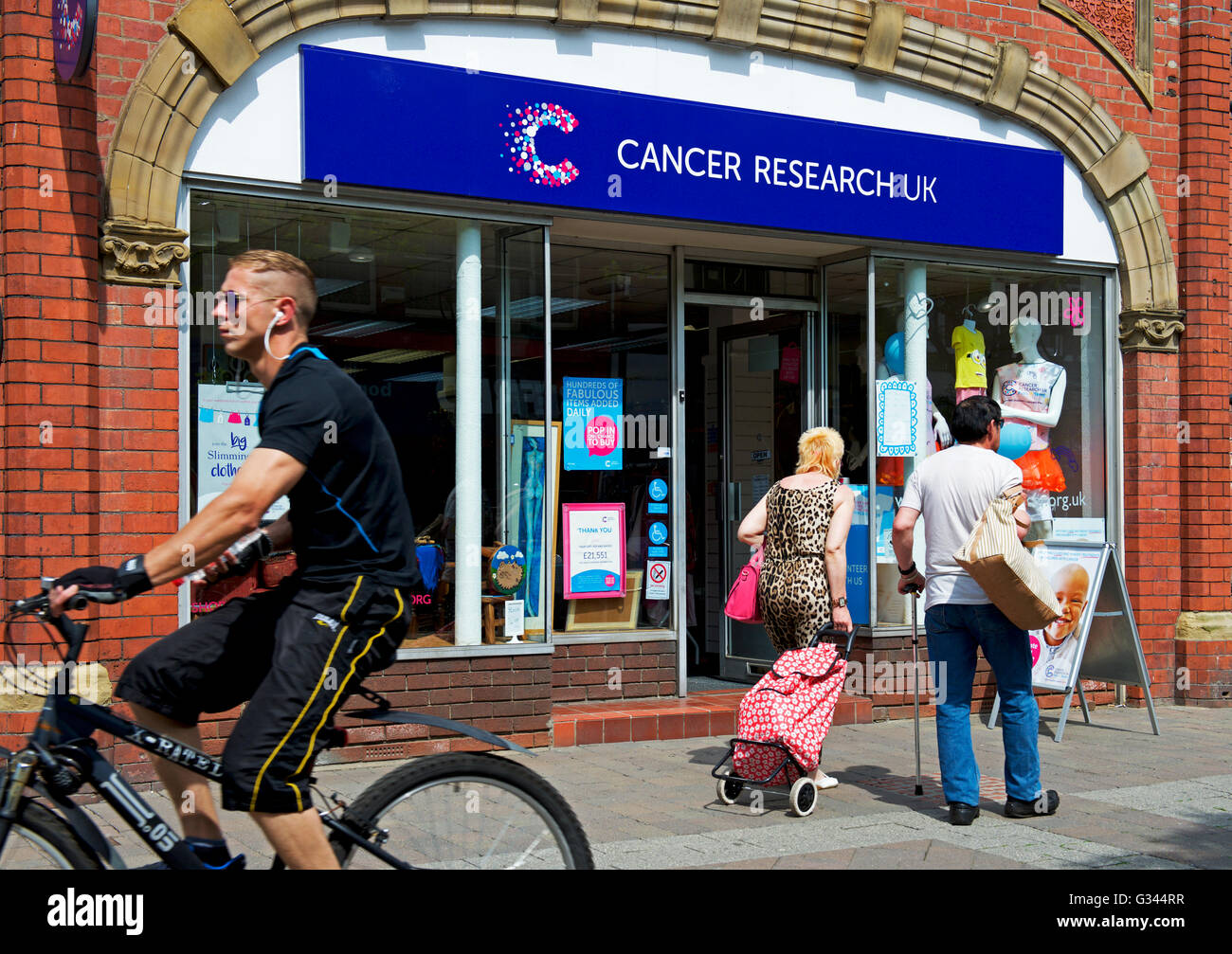 Cancer Research charity shop, England UK Stock Photo Alamy