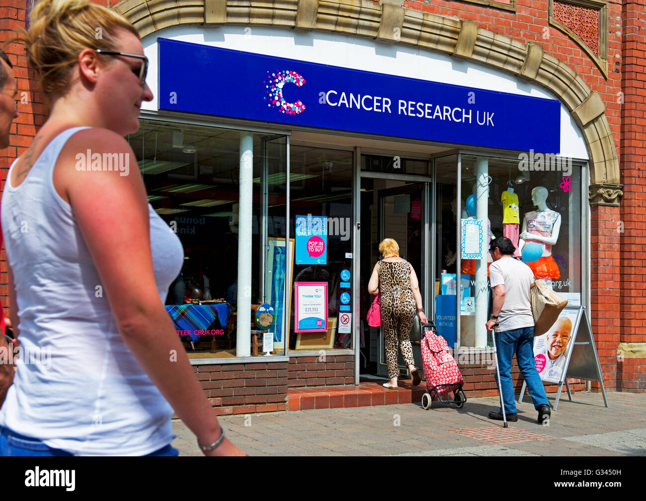 Cancer Research charity shop, England UK Stock Photo Alamy
