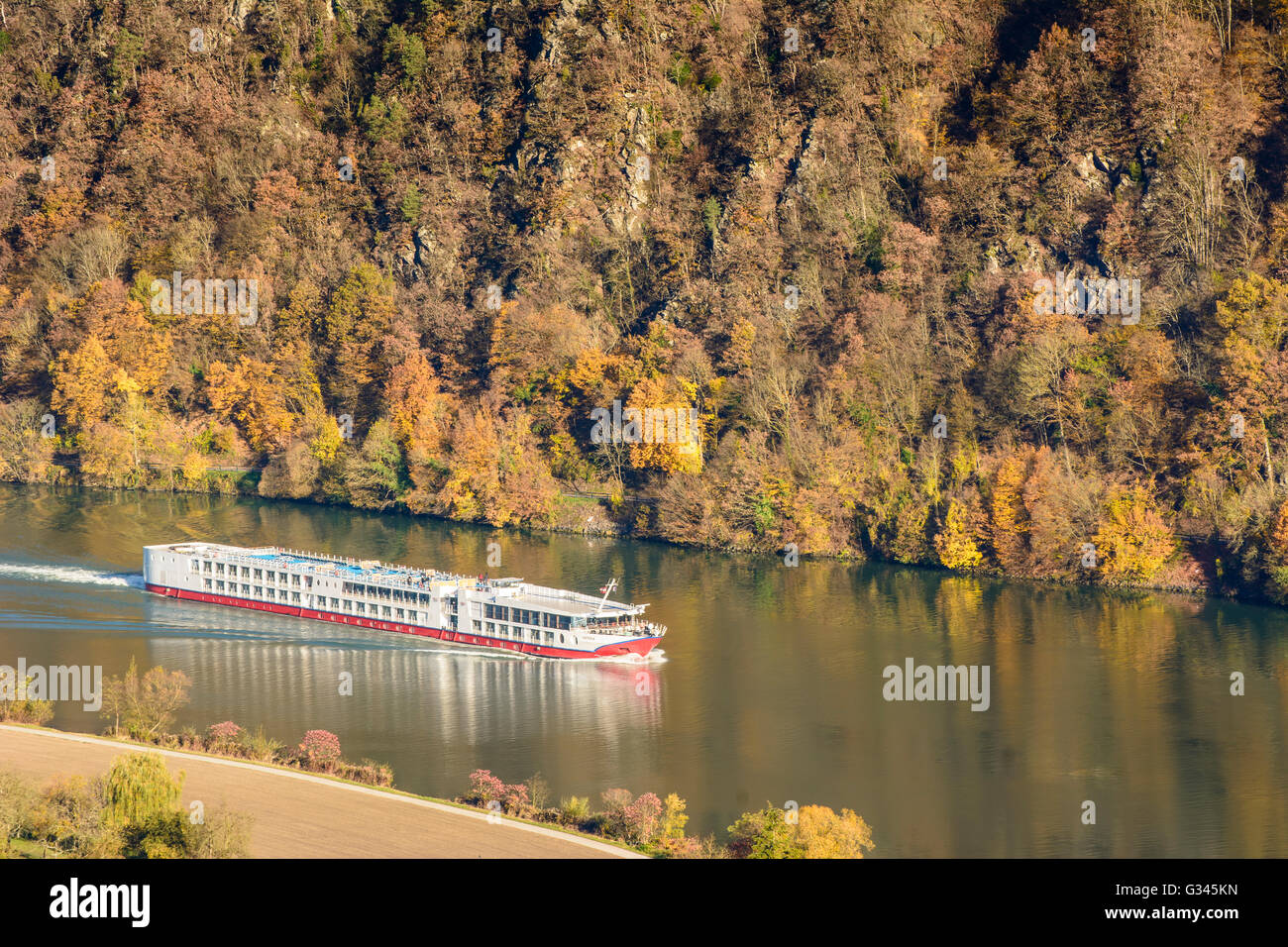 Cruise ship in the Danube loop der Donau, Austria, Oberösterreich, Upper Austria, , Haibach ob der Donau Stock Photo