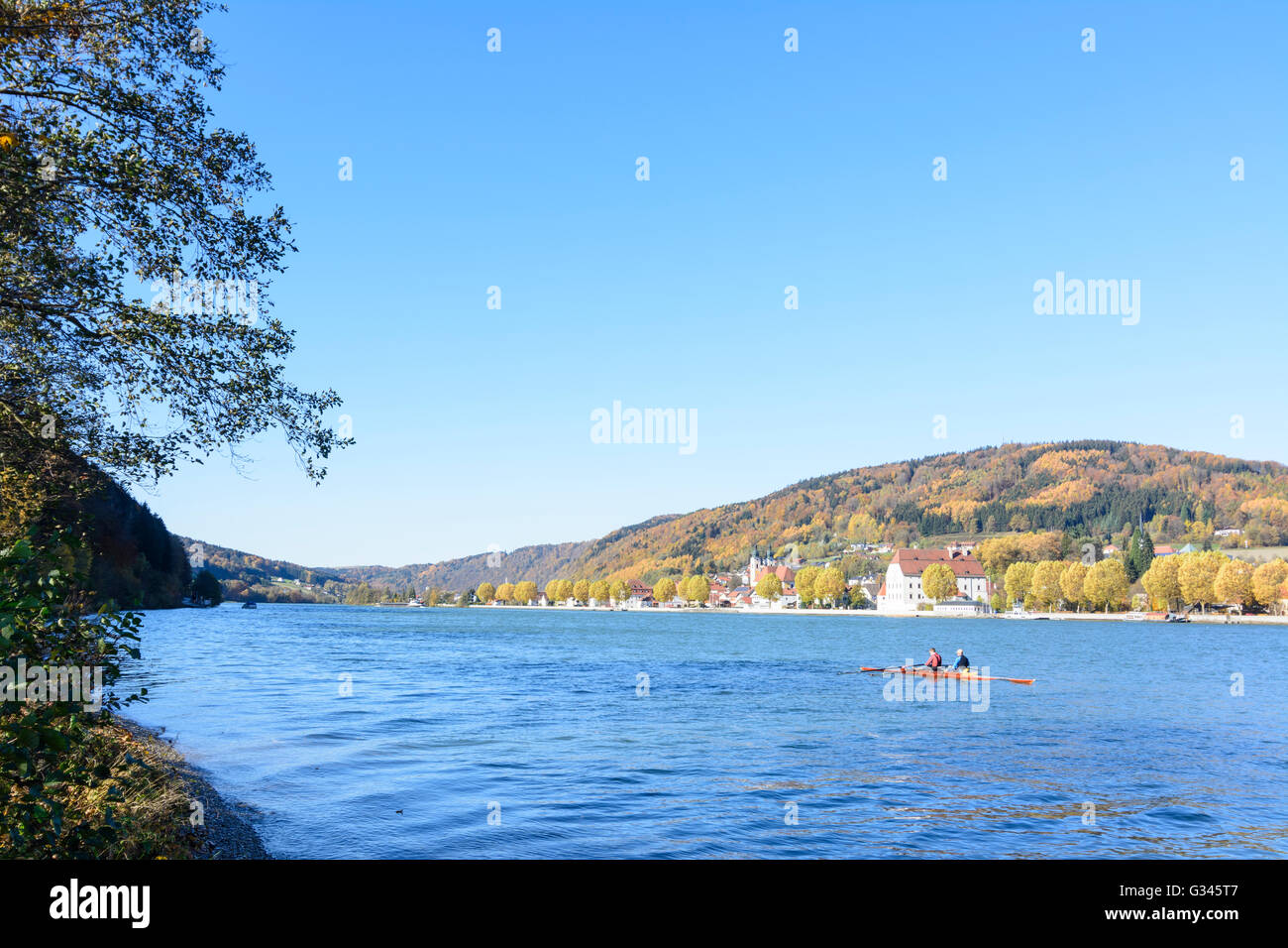 Danube , Castle and City Obernzell with Rowboat, Germany, Bayern, Bavaria, Niederbayern, Lower Bavaria, Obernzell Stock Photo