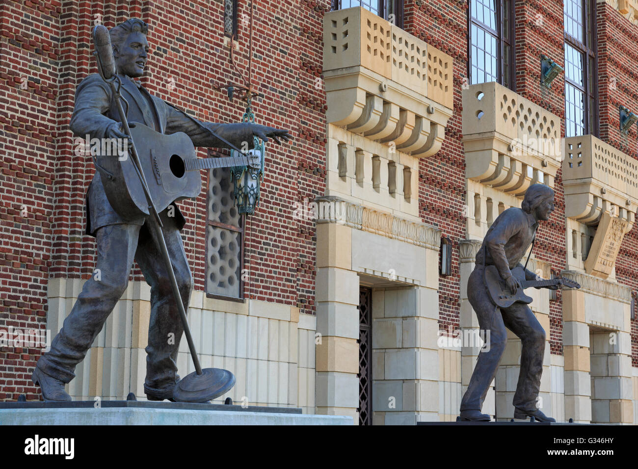 Elvis Presley & James Burton Statues, Shreveport Municipal Auditorium, Louisiana, USA Stock Photo