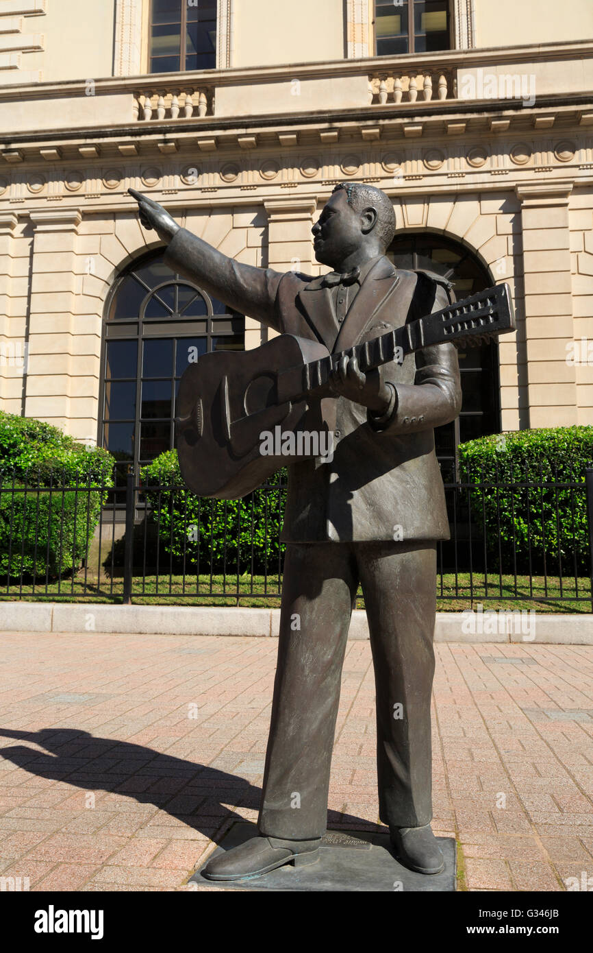 Huddie Ledbetter Statue, Texas Street, Shreveport, Louisiana, USA Stock Photo