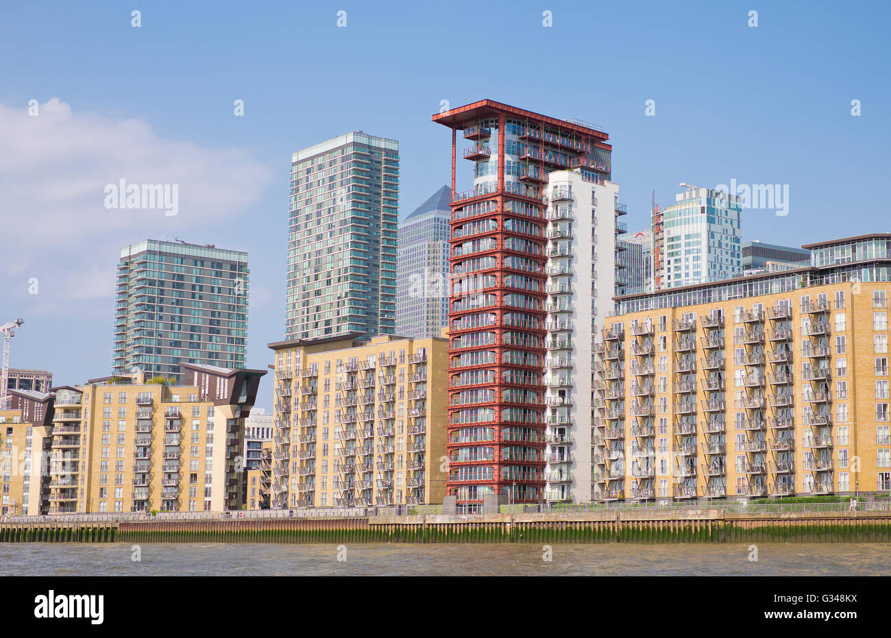 Flats Uk Homes River Stock Photos & Flats Uk Homes River Stock Images Alamy