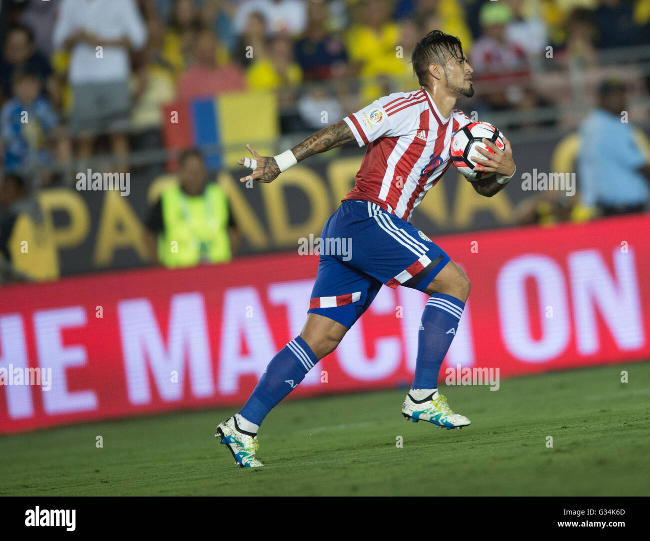 Pasadena, USA. 7th June, 2016. Paraguay's Victor Ayala holds a ball during the Copa America Centenario Group A match between Colombia and Paraguay at Rose Bowl Stadium in Pasadena, California, the United States, June 7, 2016. © Yang Lei/Xinhua/Alamy Live News Stock Photo