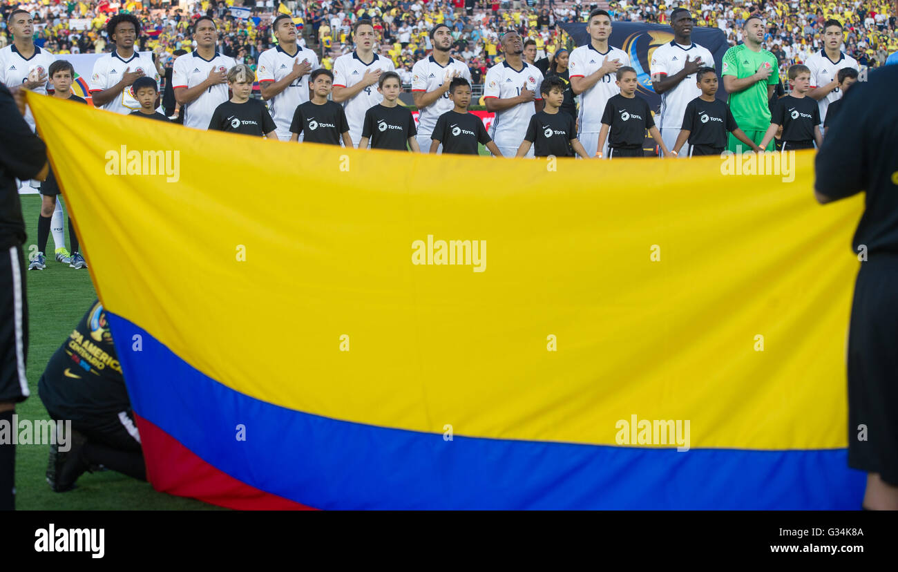 Pasadena, USA. 7th June, 2016. Starting players of Colombia sing national anthem before the Copa America Centenario Group A match between Colombia and Paraguay at Rose Bowl Stadium in Pasadena, California, the United States, June 7, 2016. © Yang Lei/Xinhua/Alamy Live News Stock Photo