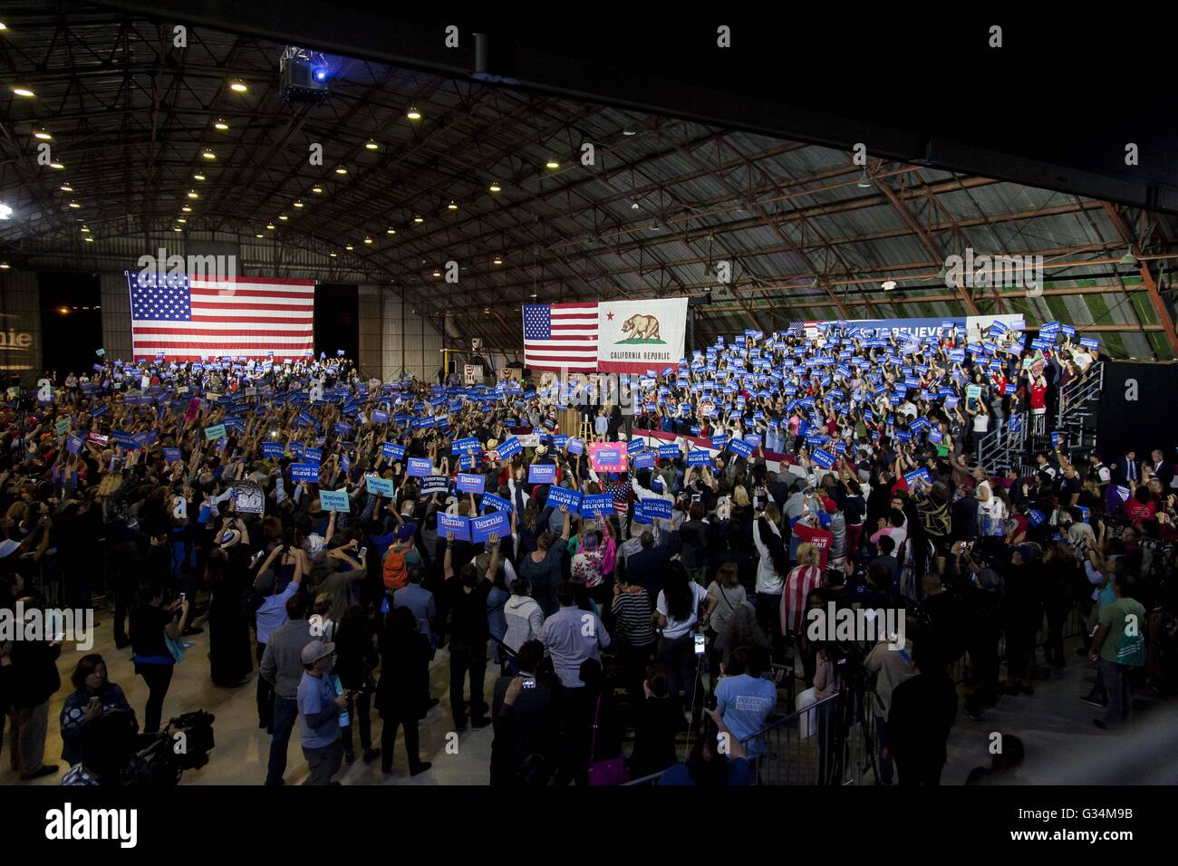 Santa Monica, California, USA. 7th June, 2016. 2016 Democratic Presidential candidate BERNIE SANDERS vows to continue his fight on to the Democratic Convention in Philadelphia during an election night rally in Santa Monica. The full results of the California Primary are still uncertain. Credit:  Mariel Calloway/ZUMA Wire/Alamy Live News Stock Photo
