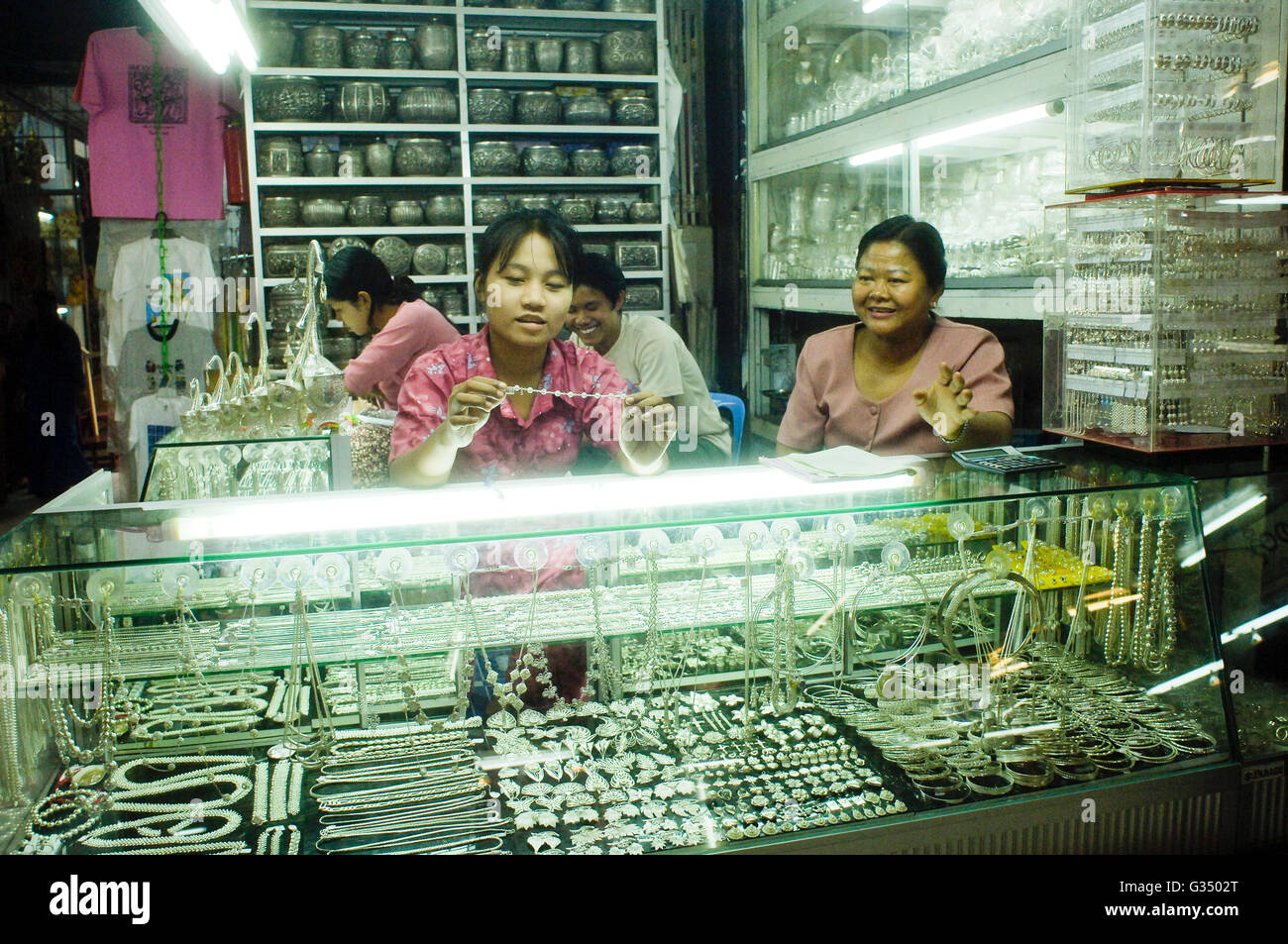 jewelery market Bogyoke Aung San Market Yangon Myanmar Stock Photo - Alamy