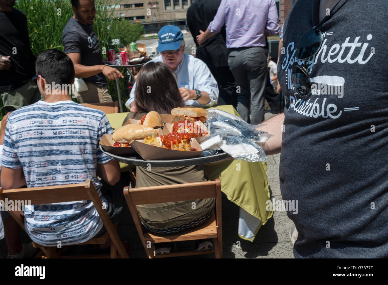 Meatball Deep Dish Spaghetti Pies at the Olive Garden Family Table