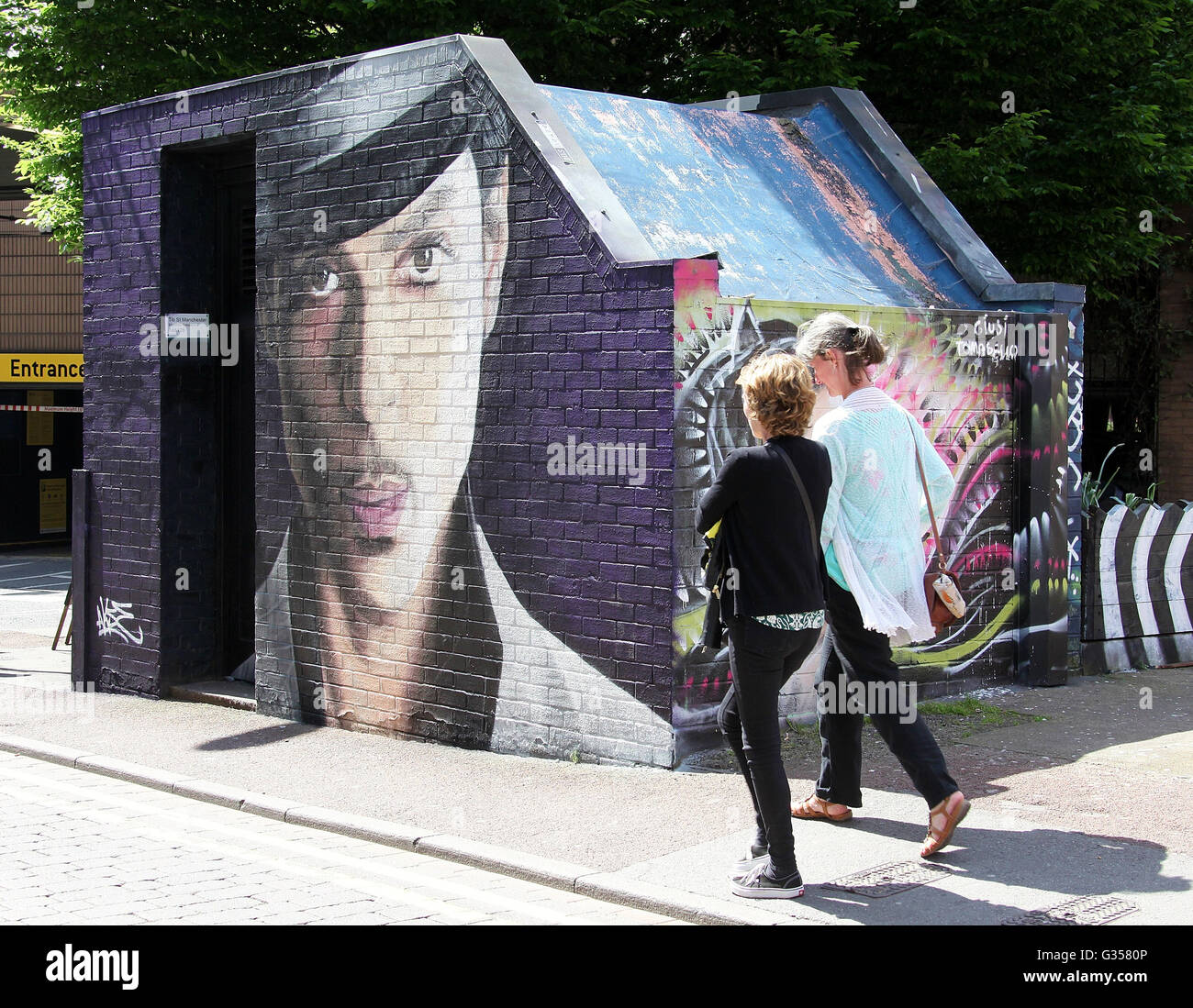 Photorealistic portrait of Prince by famous street artist Akse P19 in the Northern Quarter of Manchester Stock Photo
