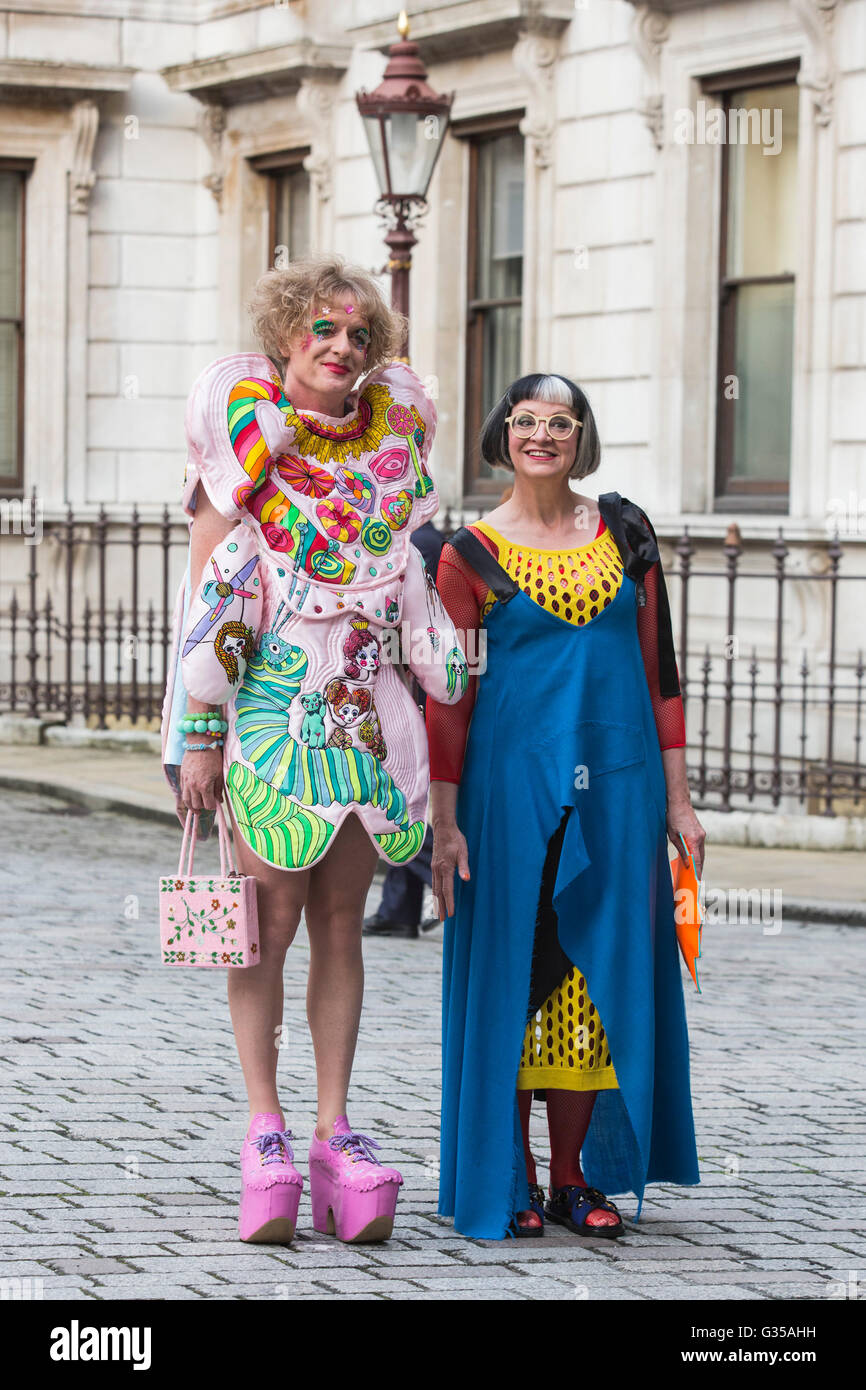 London, UK. 7 June 2016. Pictured: Royal Academian Grayson Perry with his wife Philippa Perry. Celebrities and VIPs arrive for the Royal Academy of Arts Summer Exhibition 2016 preview party. The Summer Exhibition is the world’s largest open submission exhibition, held every year without interruption since 1769, and continues to play a significant part in raising funds to finance the current students of the RA Schools. The exhibition is open to the public from 13 June – 21 August 2016. Stock Photo