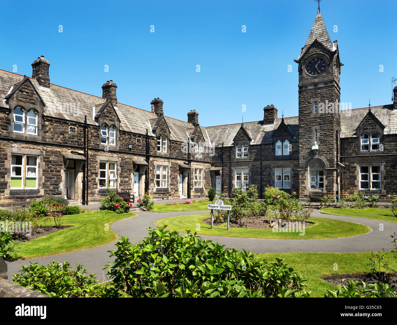 Rogers Square in Summer Harrogate North Yorkshire England Stock Photo