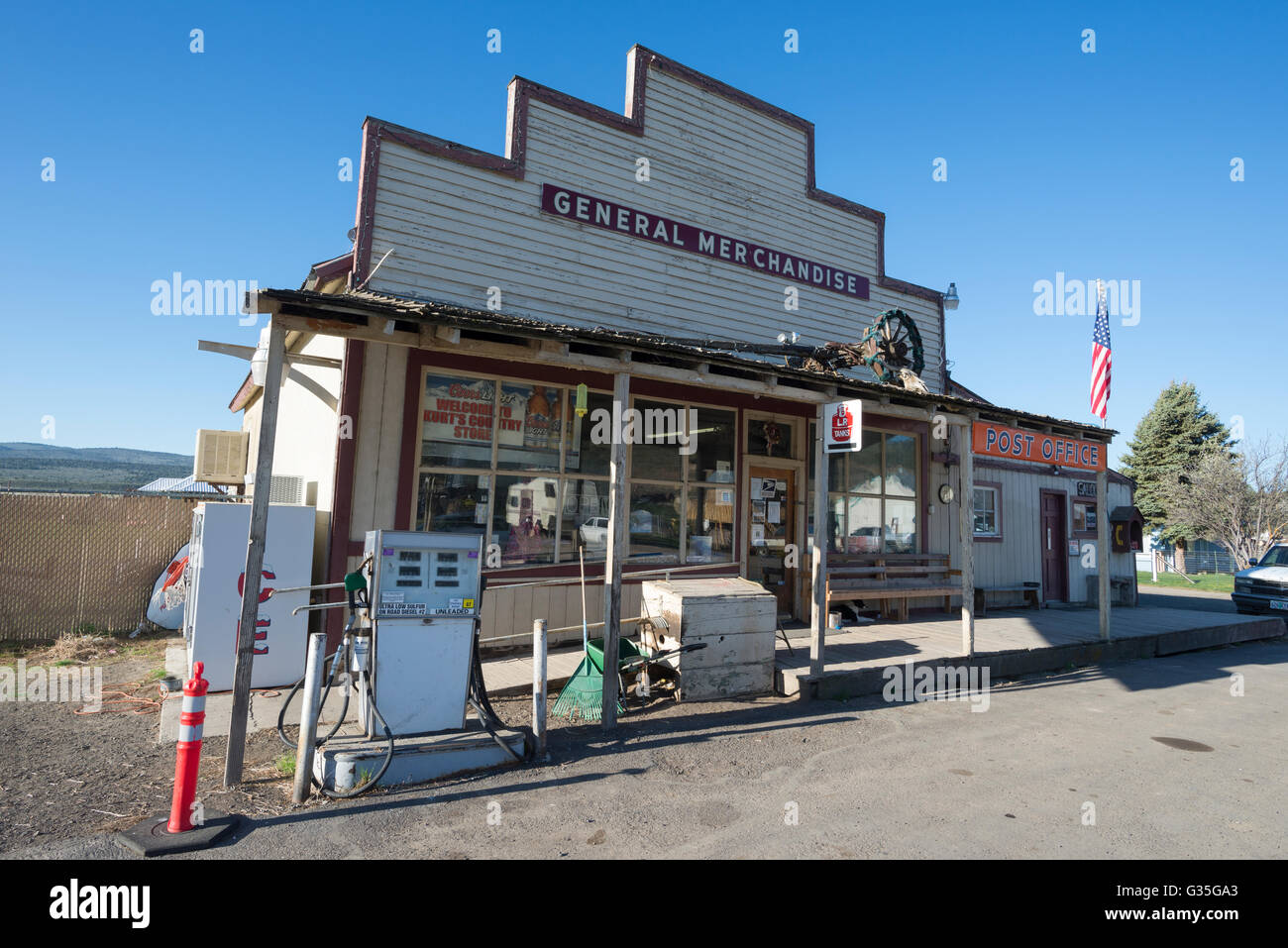 Paulina Country Store and Tavern in the small community of Paulina, Oregon Stock Photo Alamy