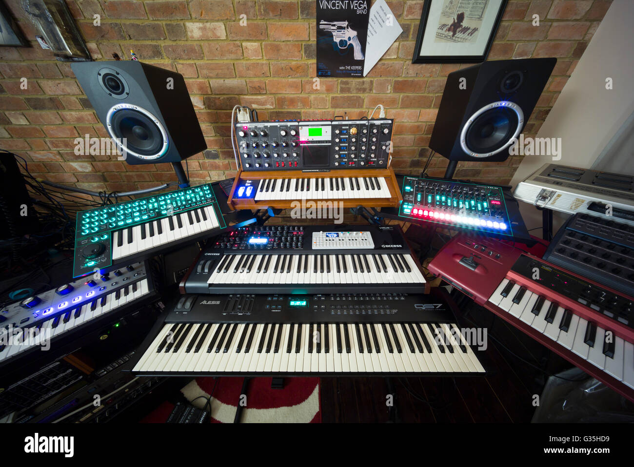 Home studio music hi-res stock photography and images - Alamy