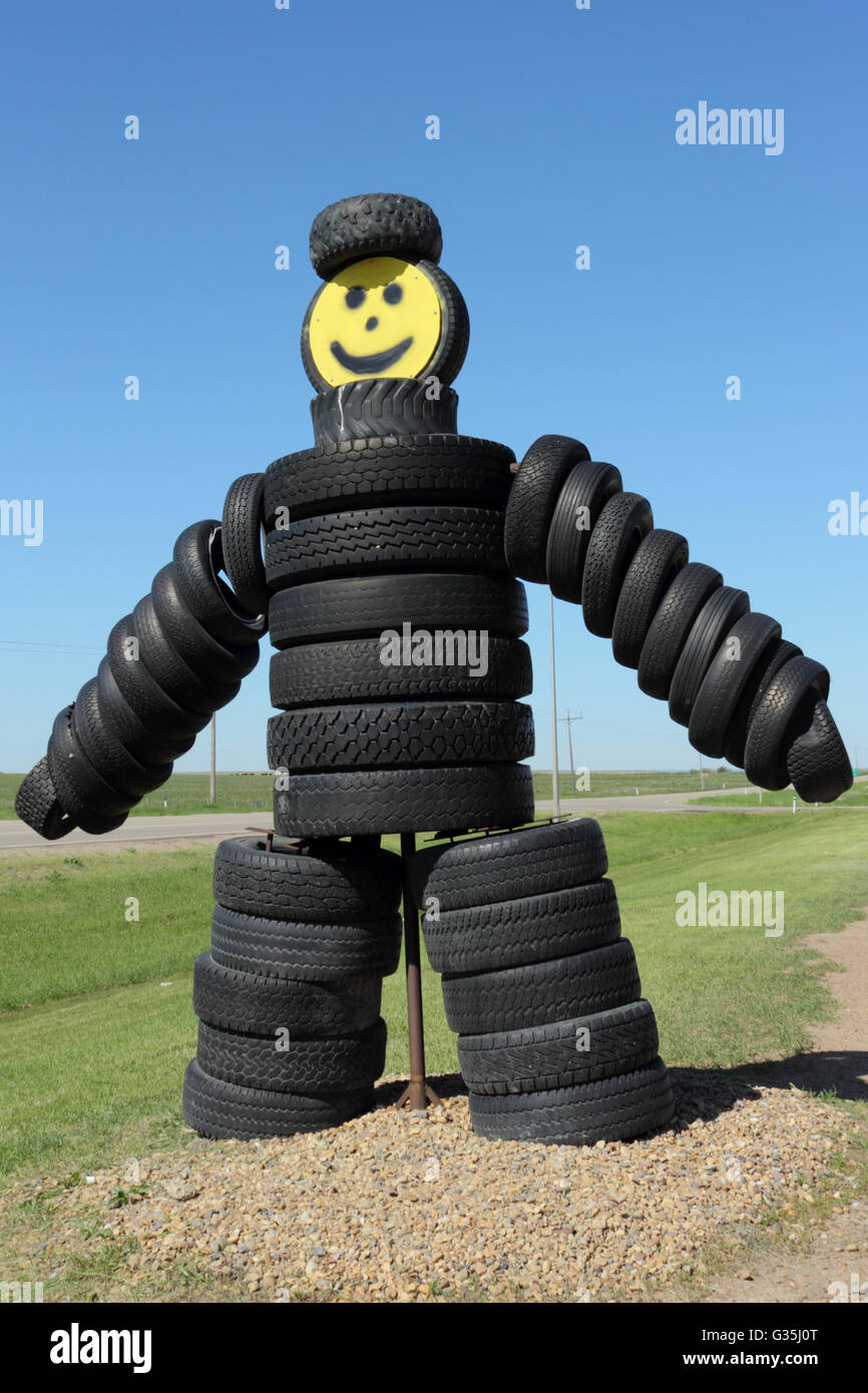 Sculpture made of tires hi-res stock photography and images - Alamy