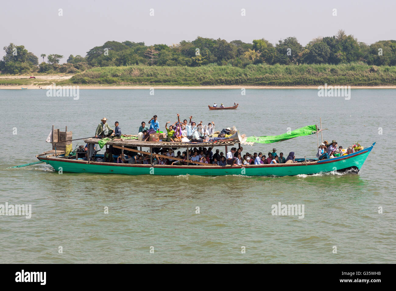 Boats and small ferries between Bagan and Mandalay along the Irrawaddy river (Ayeyarwady river), Burma, Myanmar, South Asia Stock Photo
