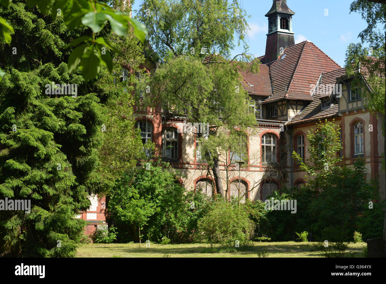 Former chest clinic, Beelitz-Heilstatten, Beelitz, Brandenburg, Germany / Beelitz-Heilstõtten Stock Photo