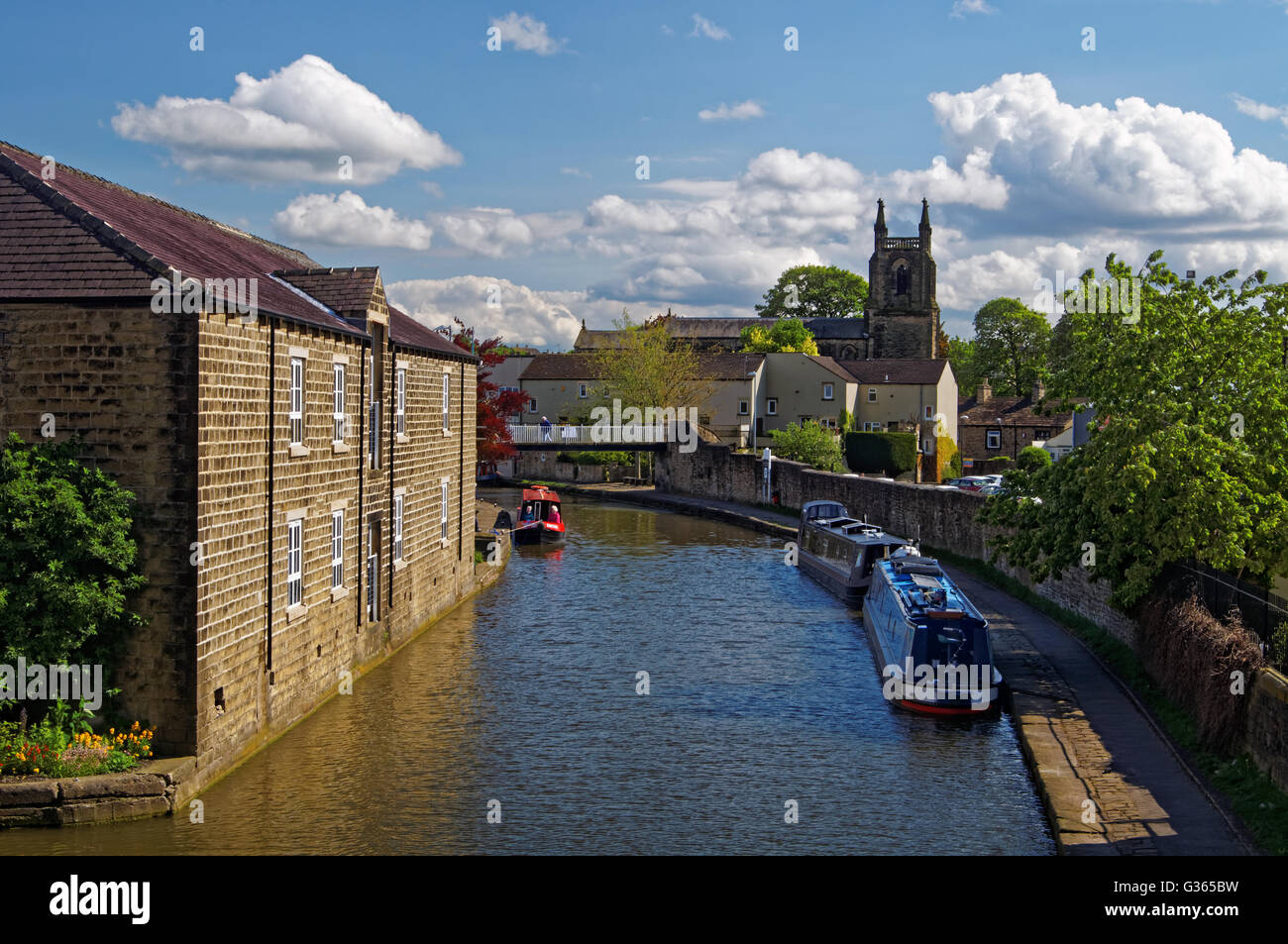 UK,North Yorkshire,Skipton,Leeds and Liverpool Canal and Christ Church Stock Photo