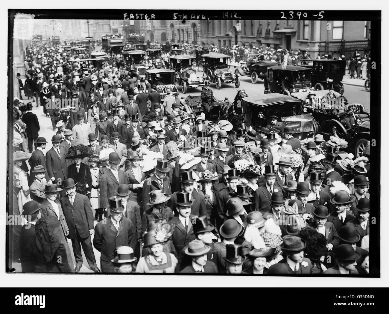 Easter bonnets on parade along 5th Avenue in New York City. 1912. Stock Photo