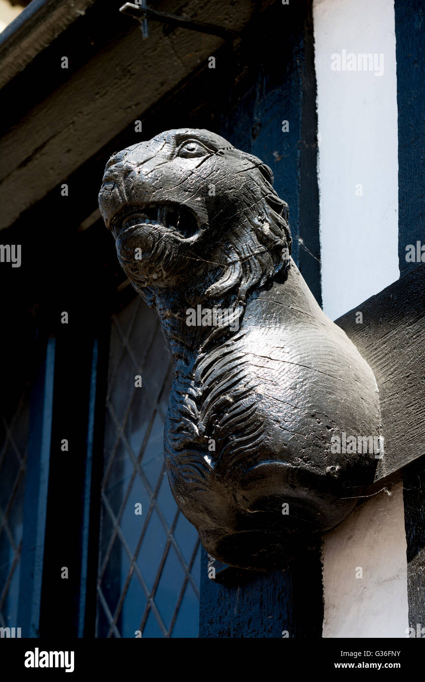 Animal wood carving hi-res stock photography and images - Alamy