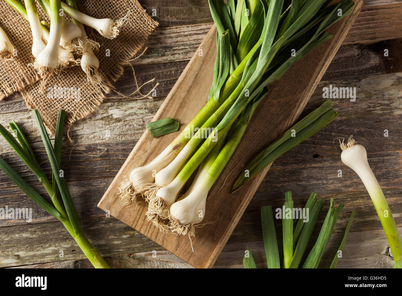 Green garlic cloves hi-res stock photography and images - Alamy