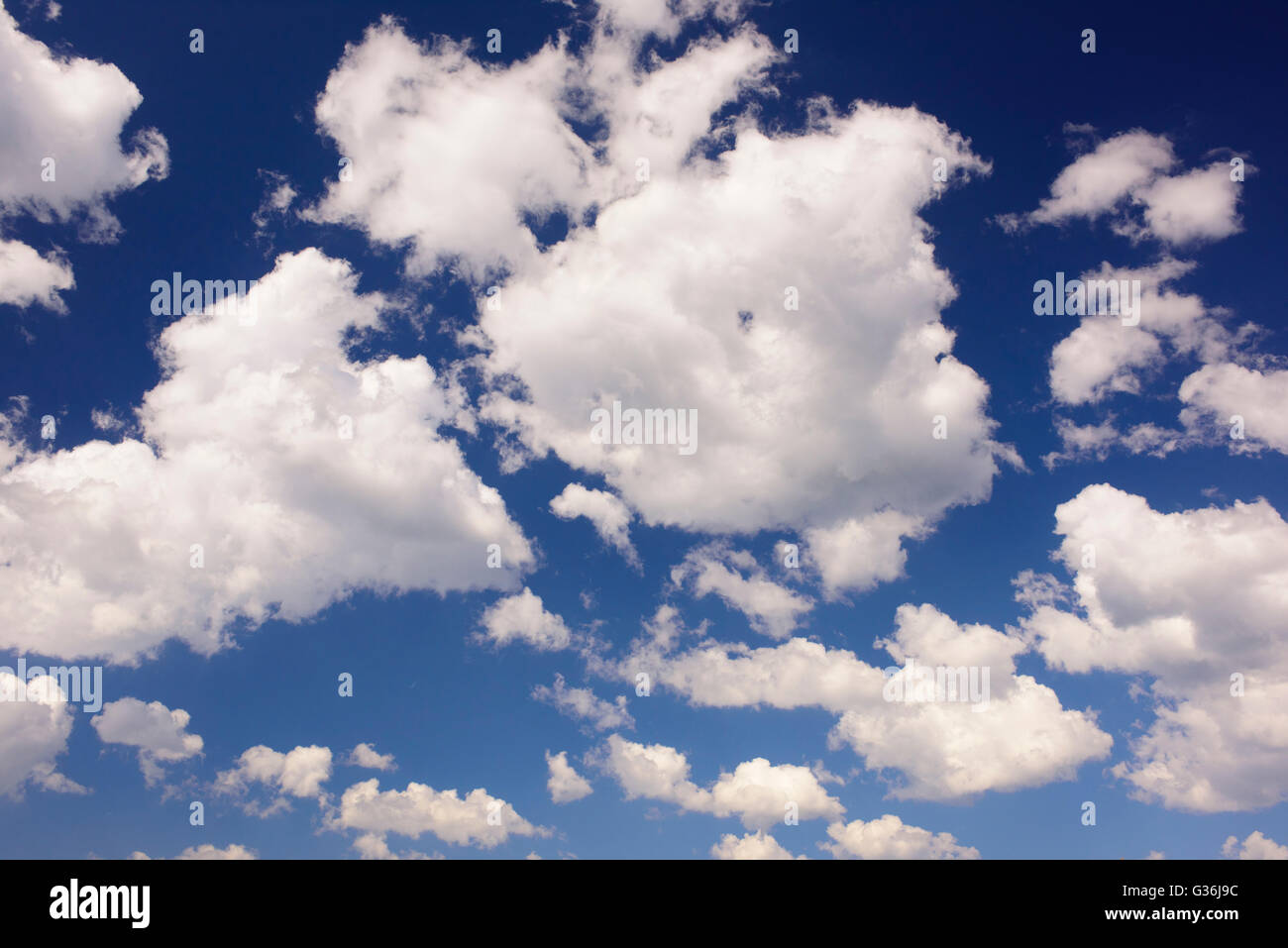 Blue sky with clouds hi-res stock photography and images - Alamy