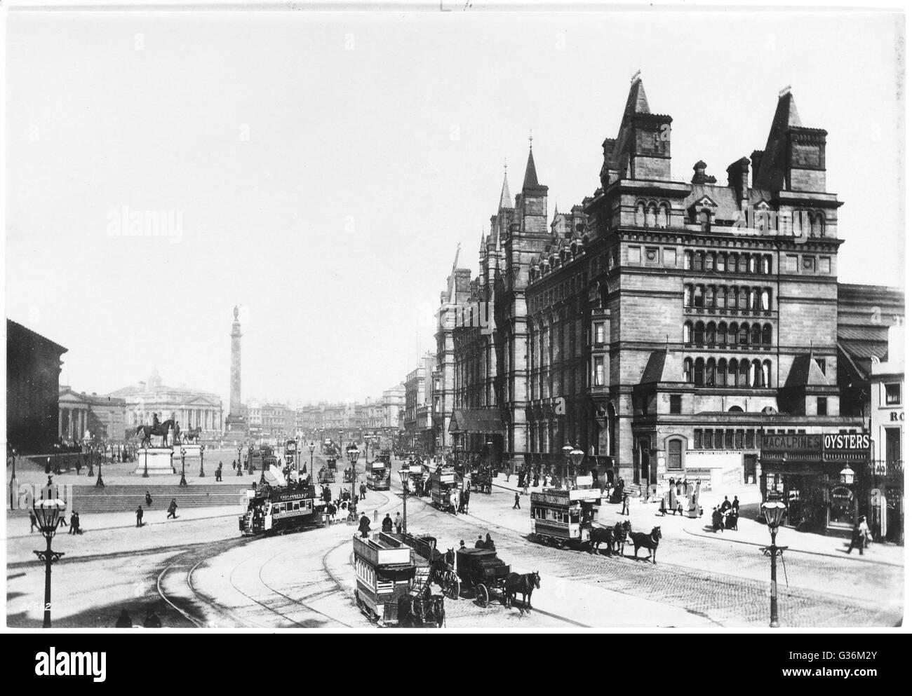 Buses in liverpool Black and White Stock Photos & Images - Alamy