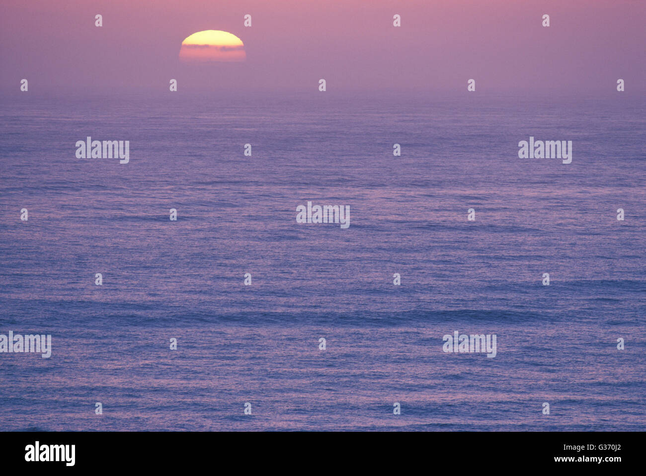 Oregon coast cannon beach sunset hi-res stock photography and images ...