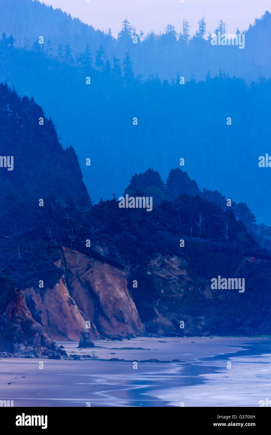 Sea stacks off Canon Beach on the Oregon Coast Stock Photo - Alamy