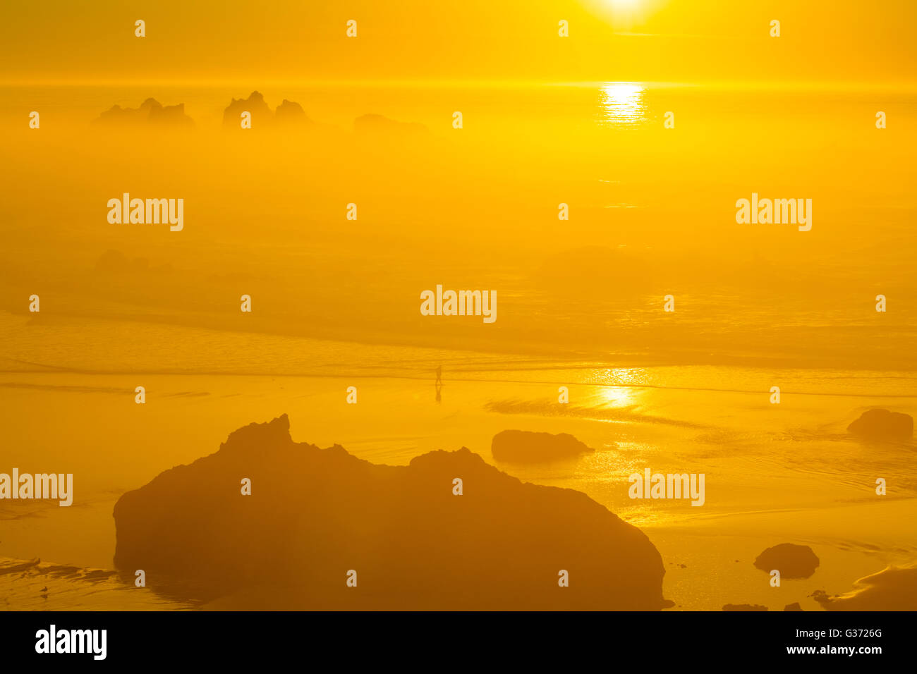 Sea stacks off town of Bandon on Oregon Coast Stock Photo - Alamy