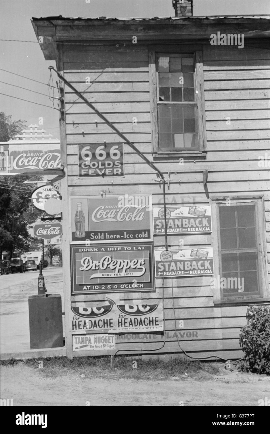 Side of a store, Halifax, North Carolina. Date 1938 Apr Stock Photo Alamy