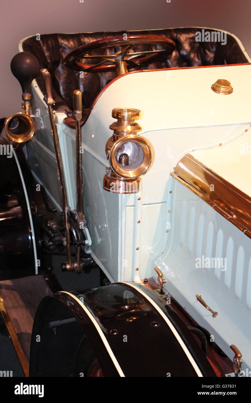 Car fenders hi-res stock photography and images - Alamy