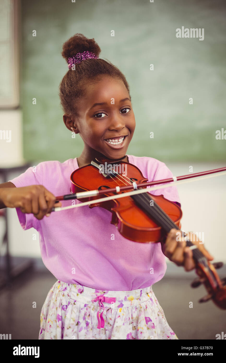 Black girl playing violin hi-res stock photography and images - Alamy
