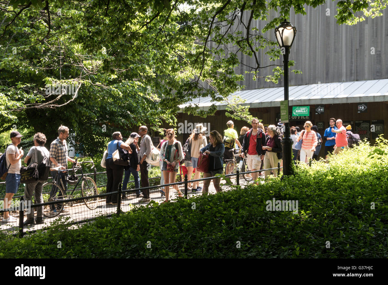 Free Ticket Lines at the Delacorte Theater in Central Park, NYC Stock