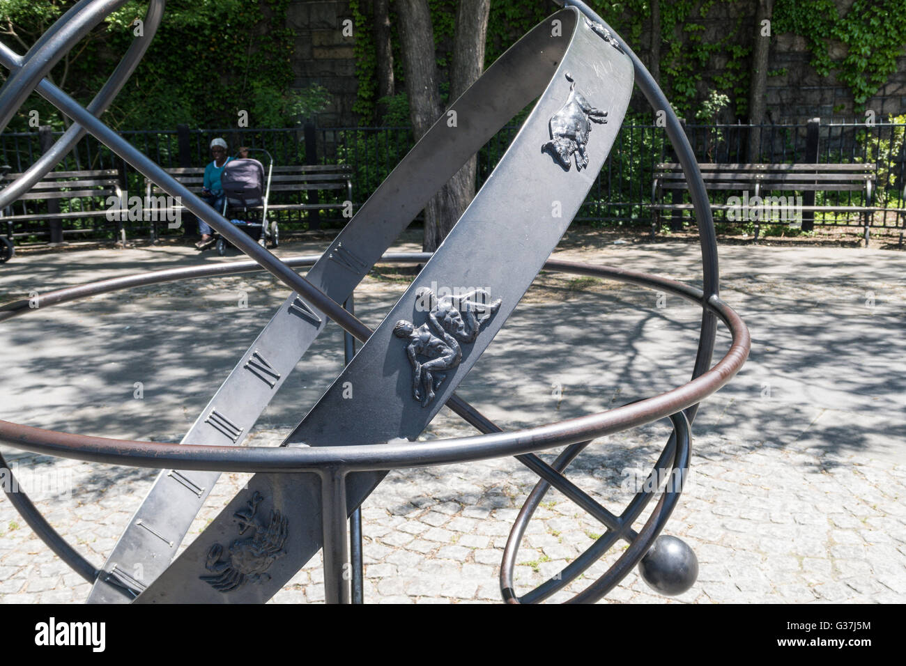 Sundial, Brooklyn Heights Promenade, NYC, USA Stock Photo