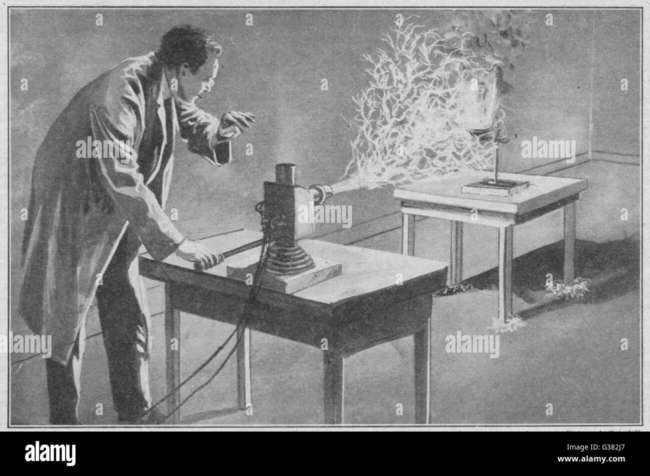 English inventor Grindell  Matthews demonstrates his 'death- ray' device on a small target        Date: 1924 Stock Photo
