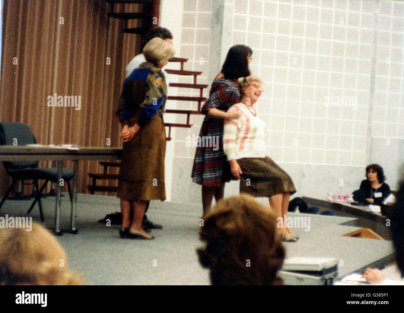 Psychic healer GAYE MUIR demonstrates her powers at  Basel (Switzerland) 'Psi- Tage', 2 November 1984       Date: 1984 Stock Photo