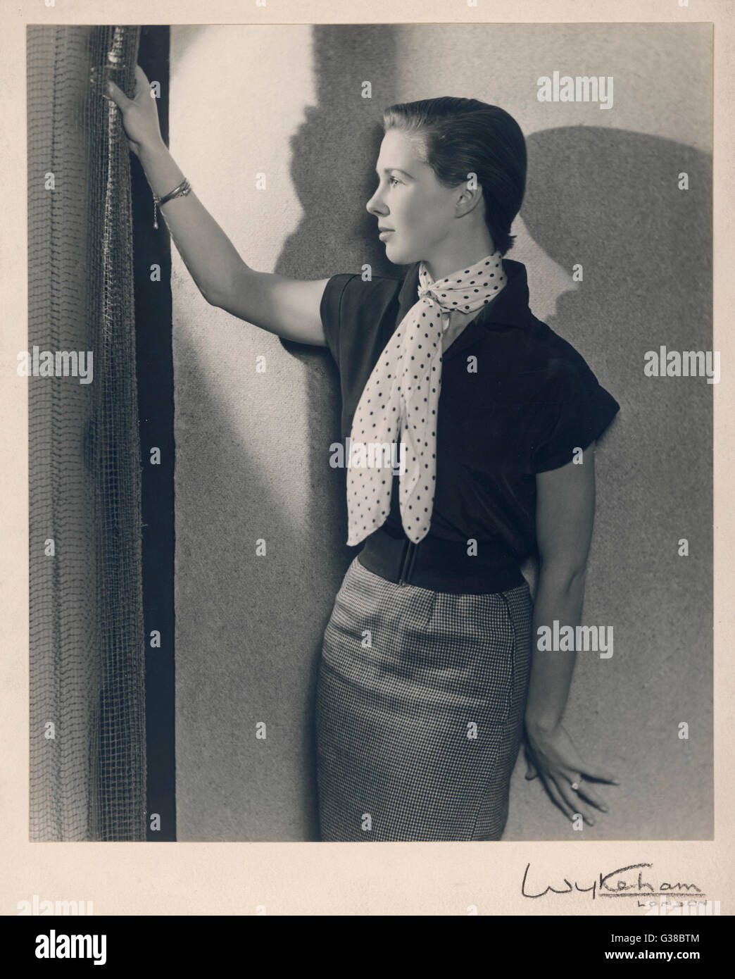 Rockabilly 1950s female hi-res stock photography and images - Alamy