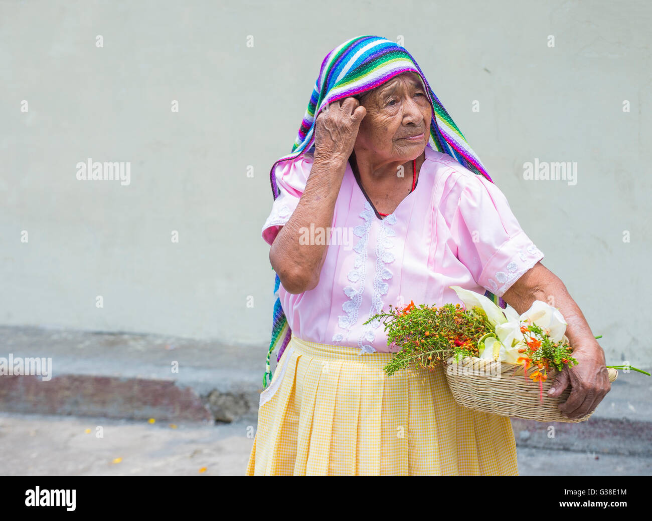 Salvadoran woman hi-res stock photography and images - Page 4 - Alamy