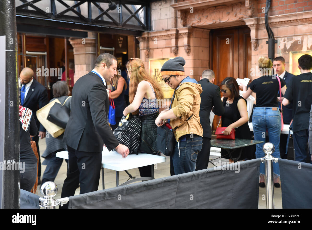 Harry potter fandom hires stock photography and images Alamy