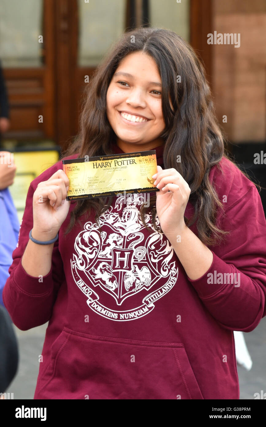 Harry potter fandom hires stock photography and images Alamy