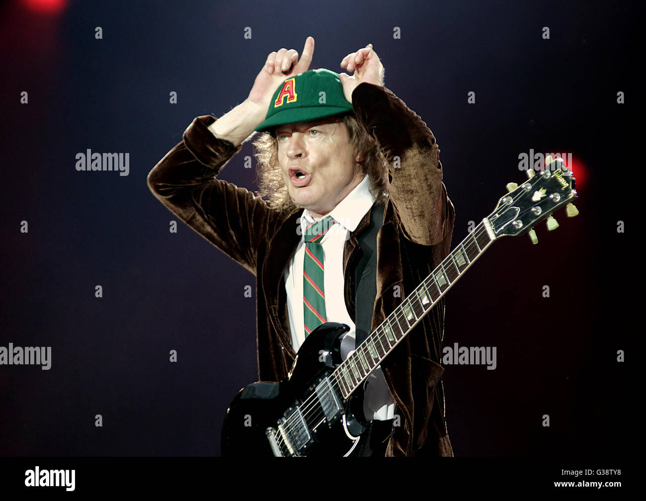 Angus young hi-res stock photography and images - Alamy