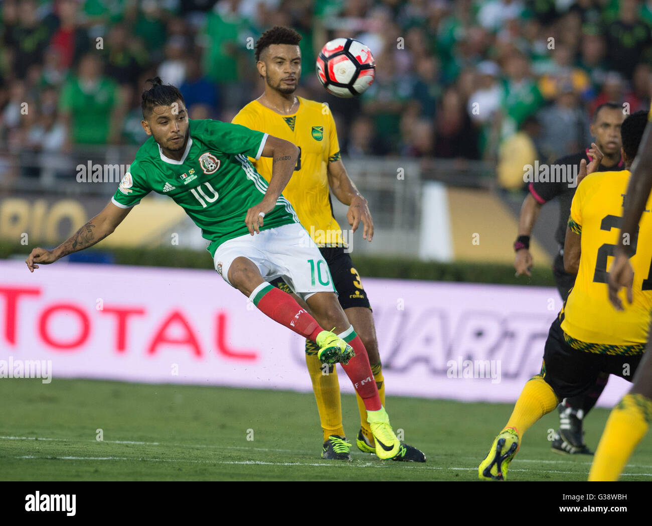 Pasadena, USA. 9th June, 2016. Mexico's Jesus Manuel Corona (L) makes a kick during the Copa America Centenario tournament Group C football match between Mexico and Jamaica in Pasadena, California, the United States, on June 9, 2016. Credit:  Yang Lei/Xinhua/Alamy Live News Stock Photo