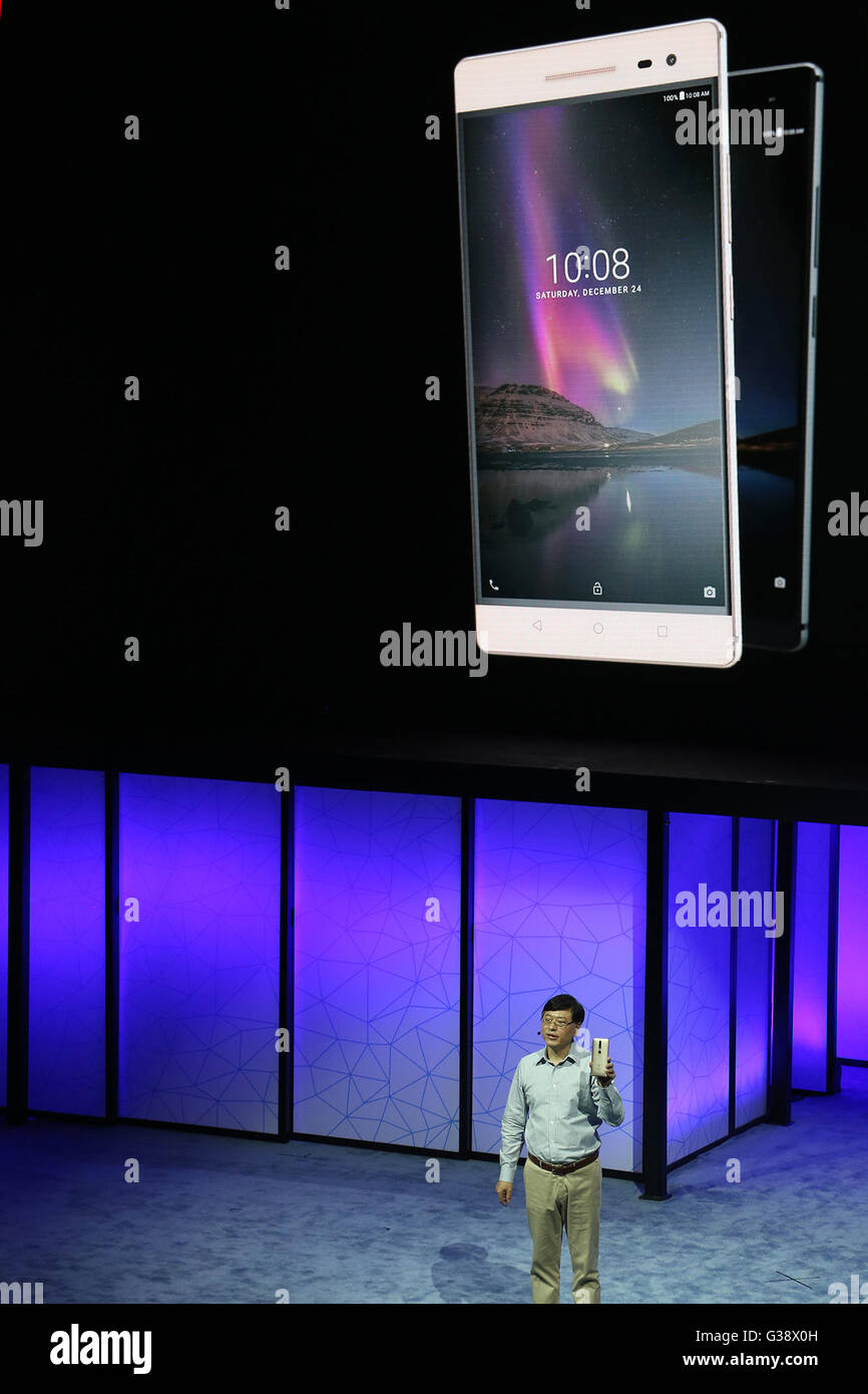 Smart connected devices hires stock photography and images Alamy